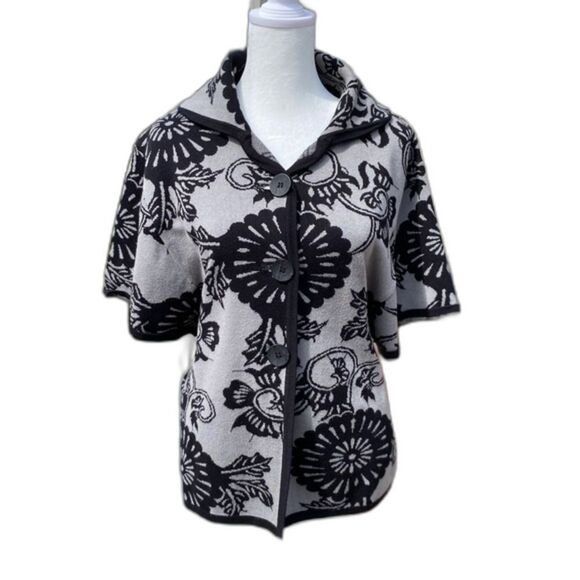 Willi Smith Kimono style cardigan size medium button down sweater floral grey. - Picture 1 of 11